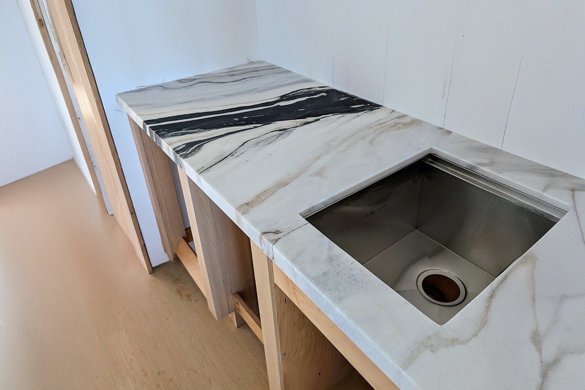 Custom Countertops in Small Spaces: Maximizing Style and Functionality